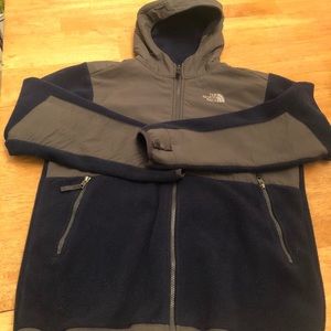 North Face fleece jacket good cond size boys XL